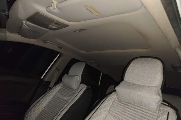 Used Hyundai Verna Ray 2014 1.4L Manual GLX Headliner