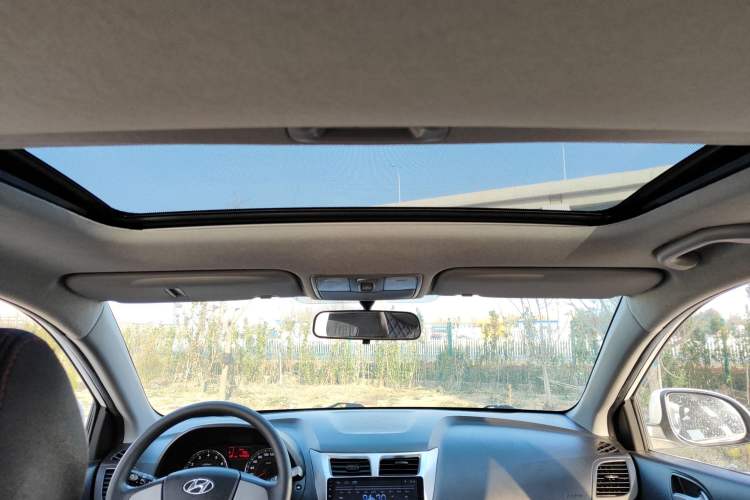 Used Hyundai Verna Ray 2014 1.4L Manual GLX Headliner
