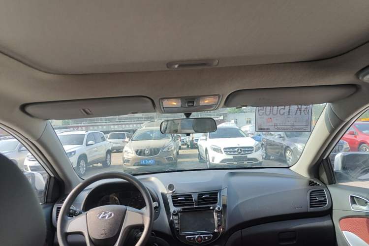 Used Hyundai Verna Ray 2014 1.4L Automatic GLX Headliner