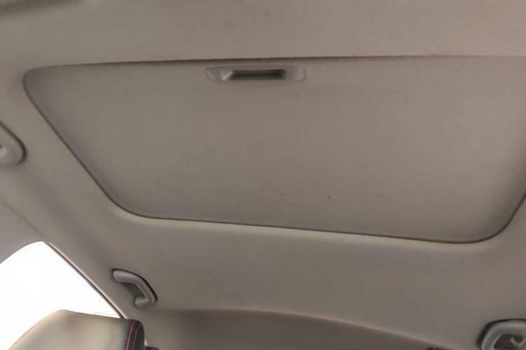 Used Hyundai Verna Ray 2014 1.4L Automatic GLX Headliner