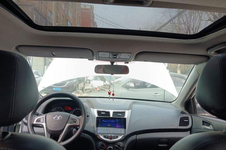 Used Hyundai Verna Ray 2014 1.4L Automatic GLX Headliner