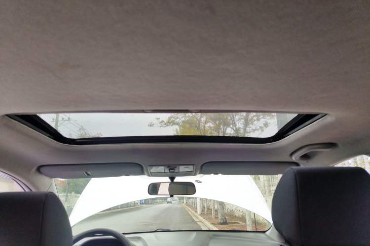 Used Hyundai Verna Ray 2014 1.4L Automatic GLX Headliner