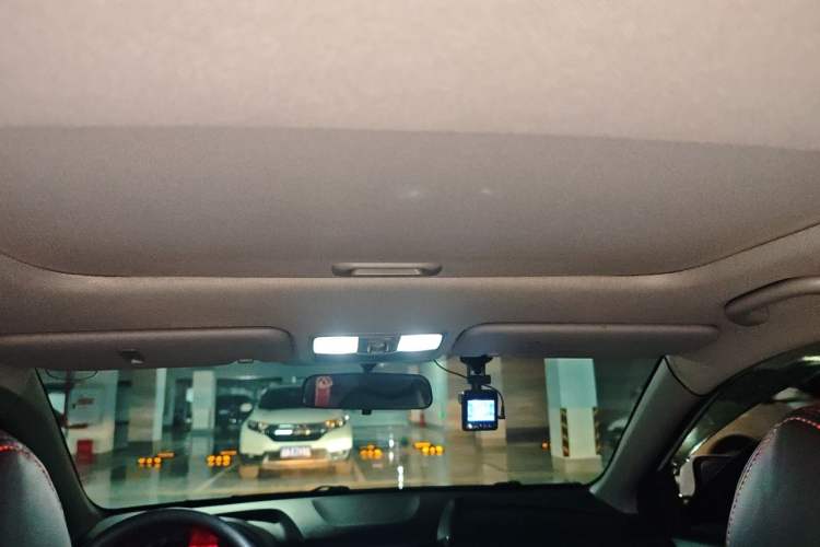 Used Hyundai Verna Ray 2014 1.4L Automatic GLX Headliner