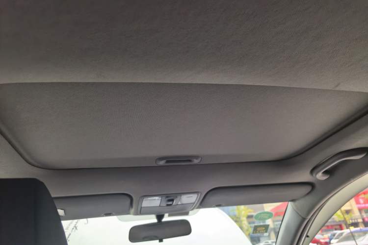 Used Hyundai Verna Ray 2014 1.4L Manual GLX Headliner