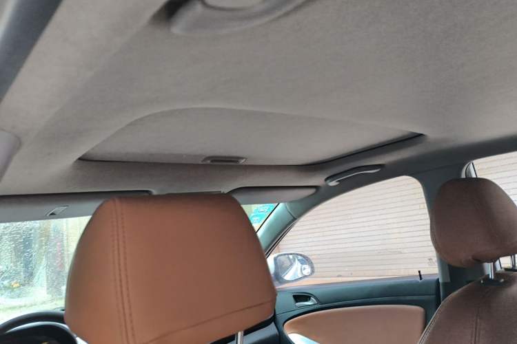 Used Hyundai Verna Ray 2014 1.4L Automatic GLX Headliner