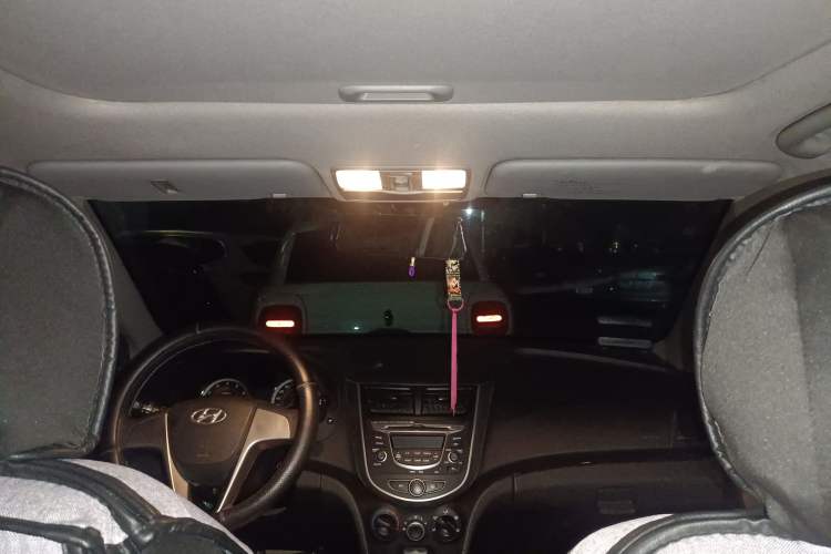 Used Hyundai Verna Ray 2014 1.4L Manual GLX Headliner