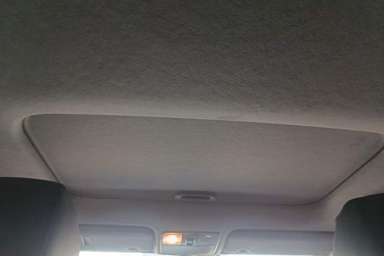 Used Hyundai Verna Ray 2014 1.4L Automatic GLX Headliner
