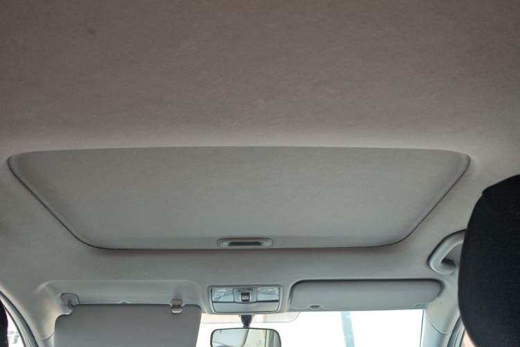 Used Hyundai Verna Ray 2014 1.4L Automatic GLX Headliner