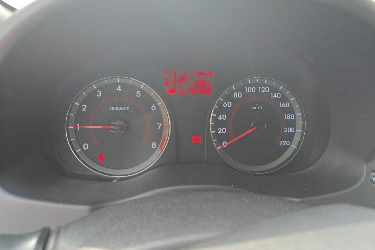 Used Hyundai Verna Ray 2014 1.4L Automatic GLX Instrument Cluster