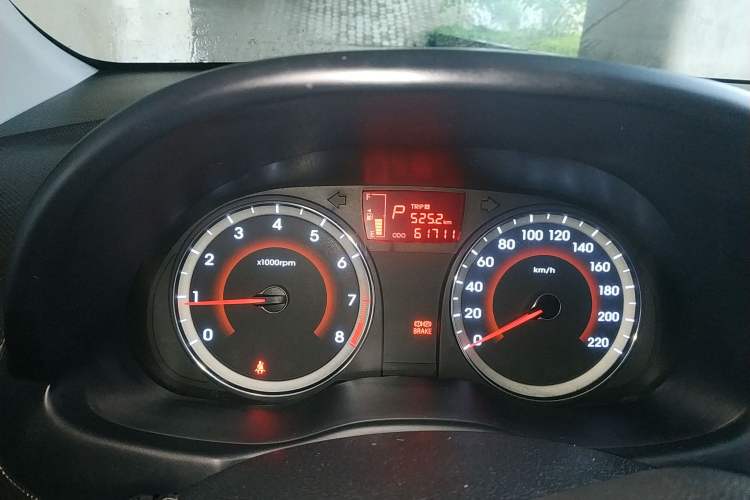 Used Hyundai Verna Ray 2014 1.4L Automatic GLX Instrument Cluster