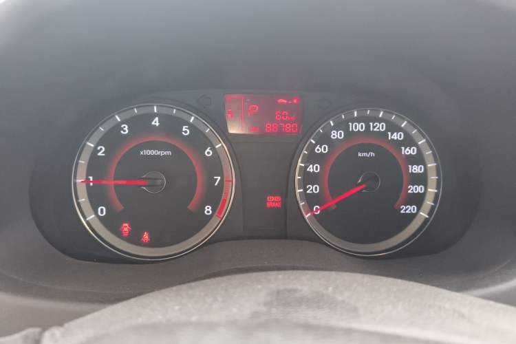 Used Hyundai Verna Ray 2014 1.4L Automatic GLX Instrument Cluster