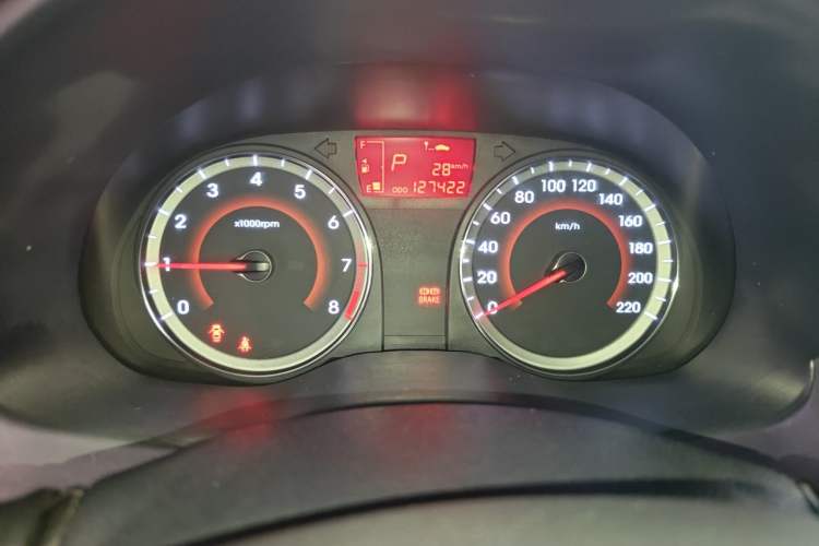 Used Hyundai Verna Ray 2014 1.6L Automatic TOP Instrument Cluster