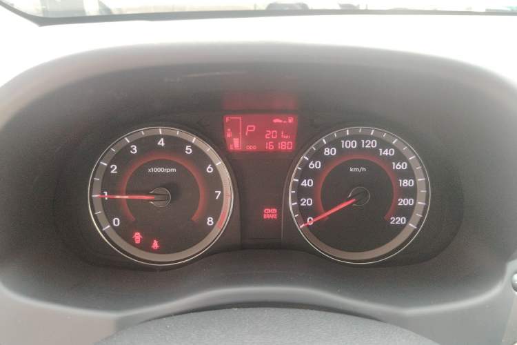 Used Hyundai Verna Ray 2014 1.4L Automatic GLX Instrument Cluster