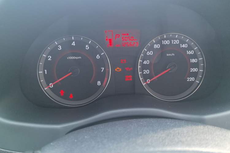 Used Hyundai Verna Ray 2014 1.4L Automatic GLX Instrument Cluster