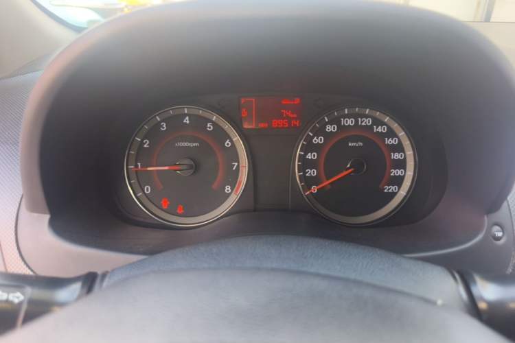 Used Hyundai Verna Ray 2014 1.4L Manual GLX Instrument Cluster