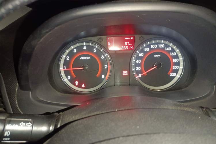 Used Hyundai Verna Ray 2014 1.4L Manual GLX Instrument Cluster