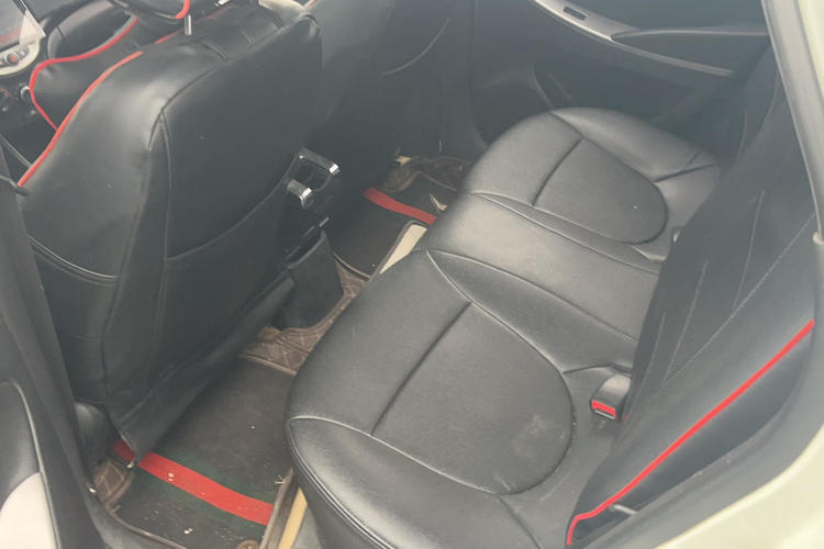 Used Hyundai Verna Ray 2014 1.4L Manual GLX Interior 1