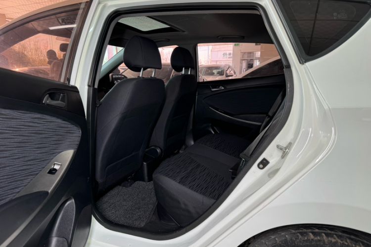 Used Hyundai Verna Ray 2014 1.4L Automatic GLX Interior 1