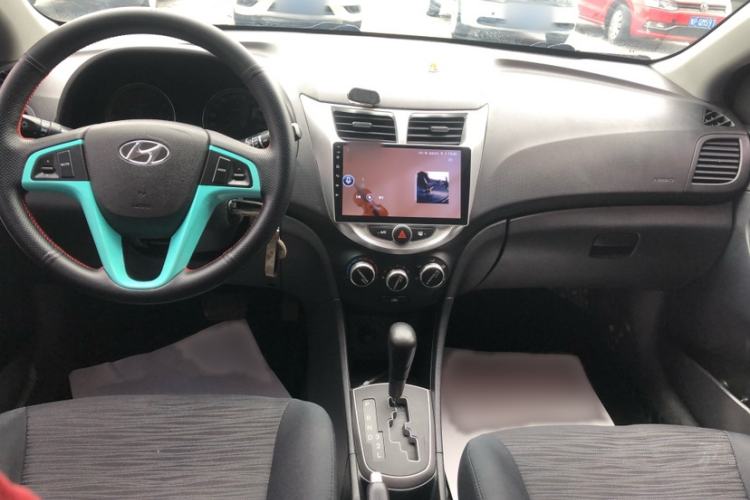 Used Hyundai Verna Ray 2014 1.4L Automatic GLX Interior 1