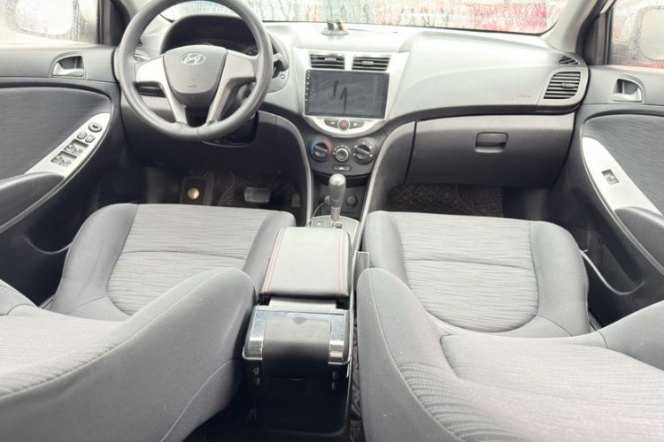 Used Hyundai Verna Ray 2014 1.4L Automatic GLX Interior 1