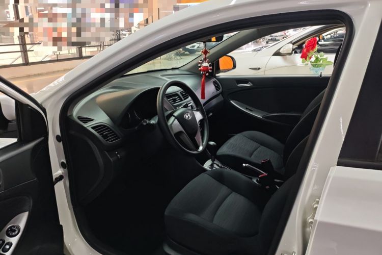 Used Hyundai Verna Ray 2014 1.4L Automatic GLX Interior 1