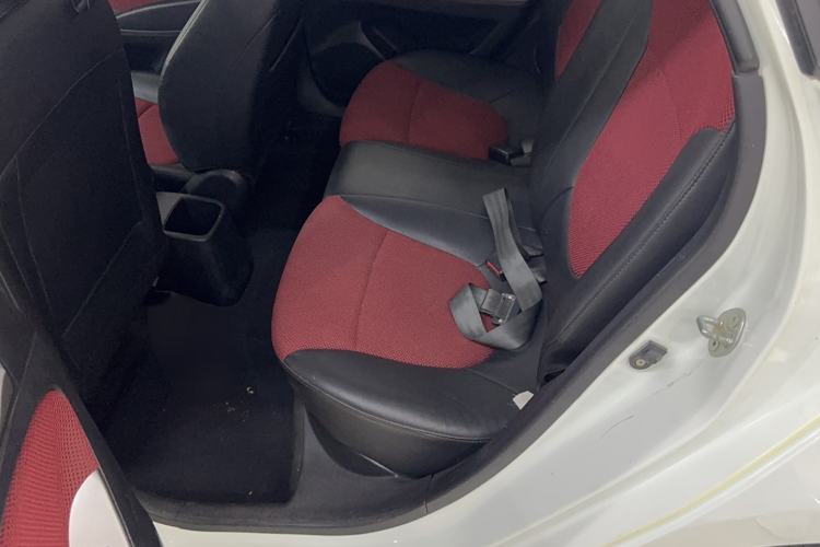 Used Hyundai Verna Ray 2014 1.4L Automatic GLX Interior 2