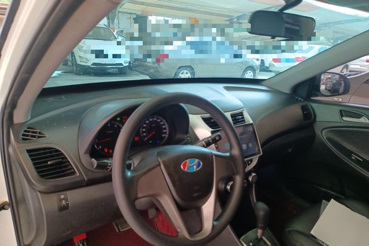 Used Hyundai Verna Ray 2014 1.4L Automatic GLX Interior 2