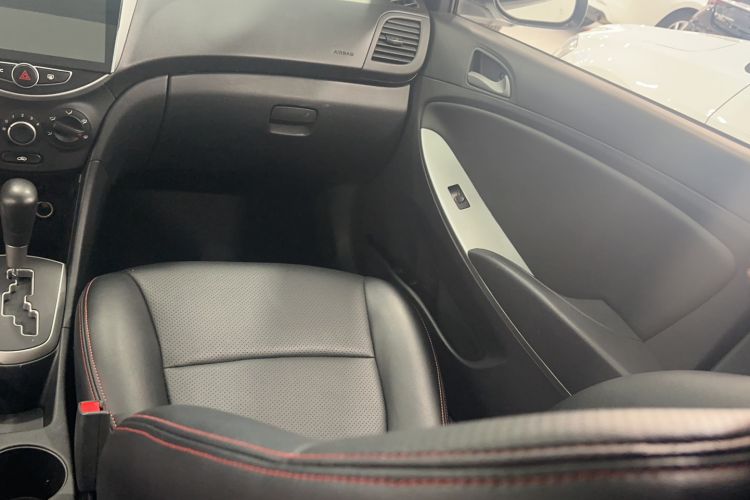 Used Hyundai Verna Ray 2014 1.4L Automatic GLX Interior 2