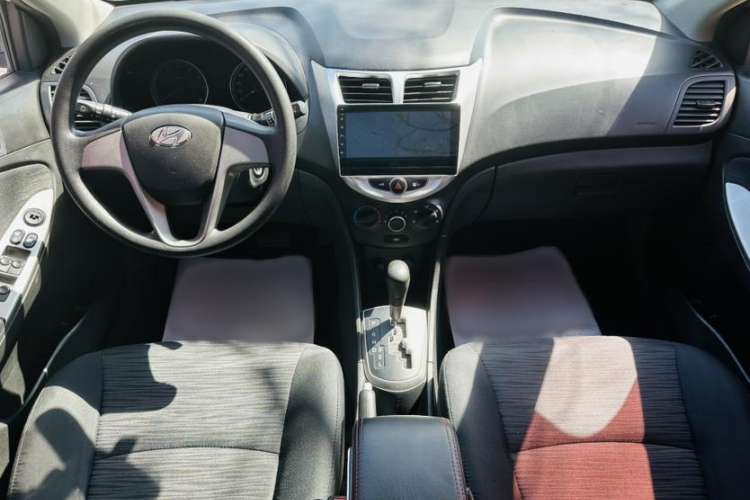 Used Hyundai Verna Ray 2014 1.4L Automatic GLX Interior 2