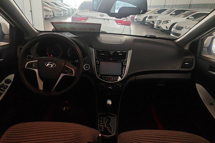 Used Hyundai Verna Ray 2014 1.6L Automatic TOP Interior 2