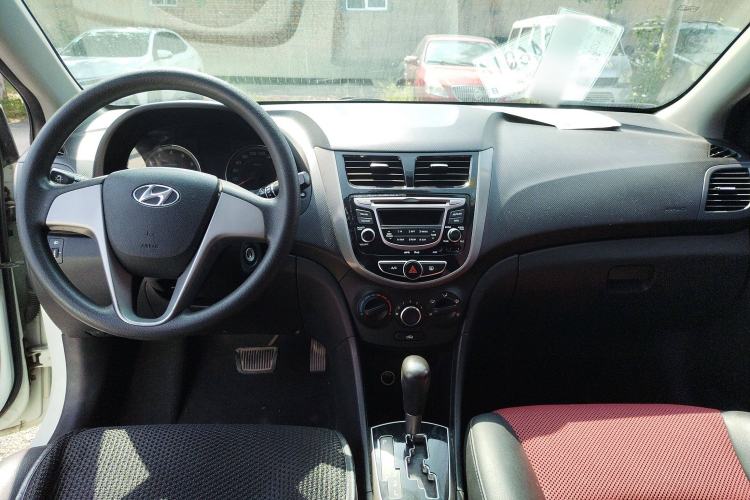 Used Hyundai Verna Ray 2014 1.4L Automatic GLX Interior 3