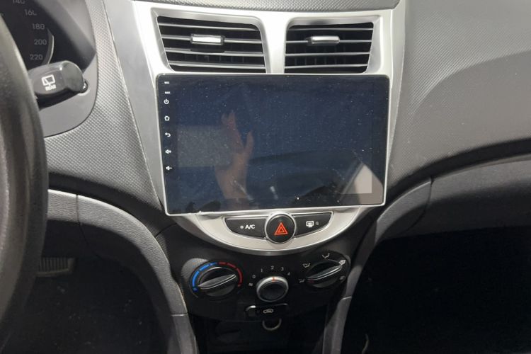Used Hyundai Verna Ray 2014 1.4L Automatic GLX Interior 3