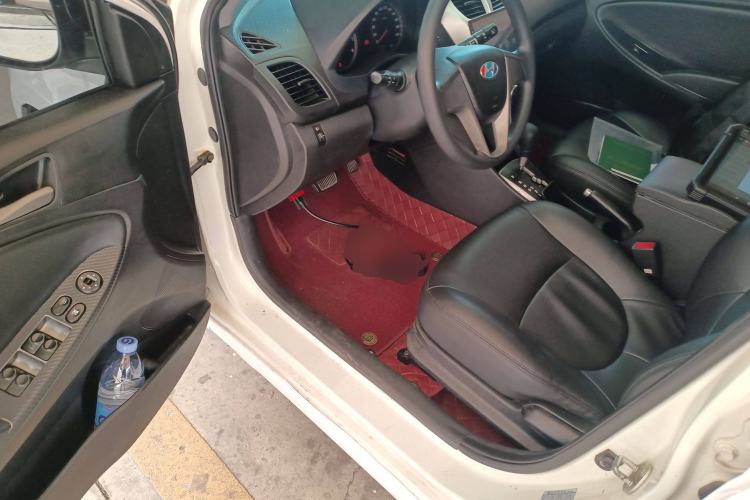 Used Hyundai Verna Ray 2014 1.4L Automatic GLX Interior 3
