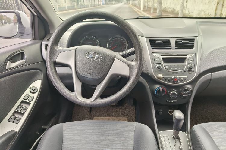 Used Hyundai Verna Ray 2014 1.4L Automatic GLX Interior 3