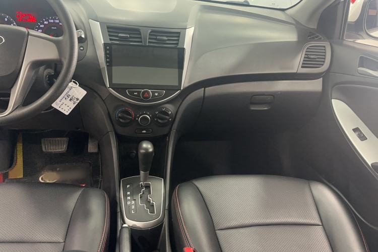 Used Hyundai Verna Ray 2014 1.4L Automatic GLX Interior 3