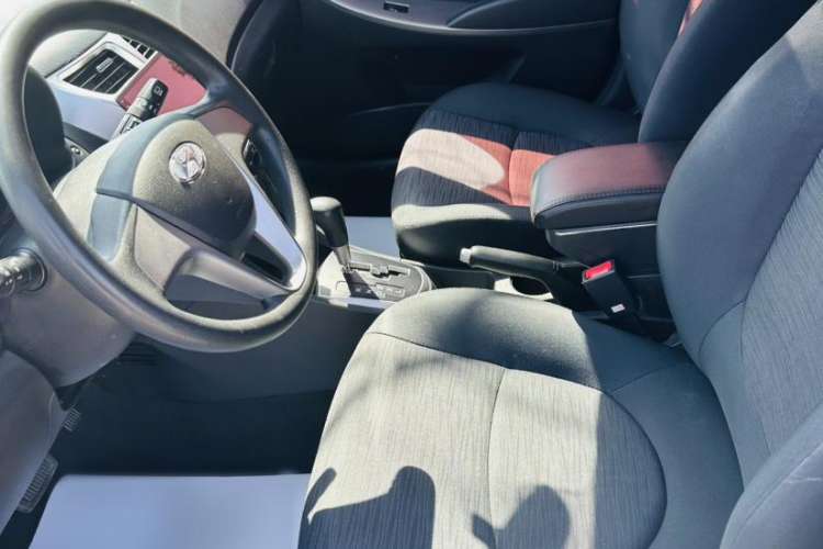 Used Hyundai Verna Ray 2014 1.4L Automatic GLX Interior 3