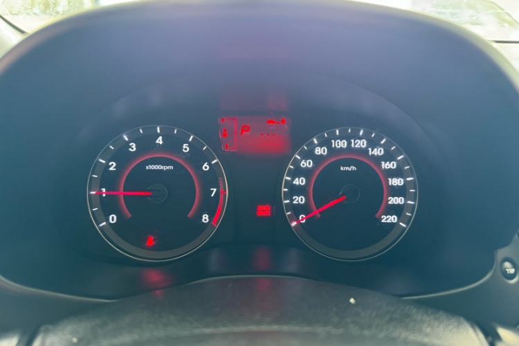 Used Hyundai Verna Ray 2014 1.4L Automatic GLX Interior 4