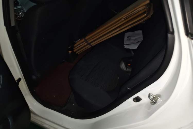 Used Hyundai Verna Ray 2014 1.4L Automatic GLX Interior 4