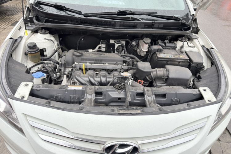 Used Hyundai Verna Ray 2014 1.4L Automatic GLX Interior 5