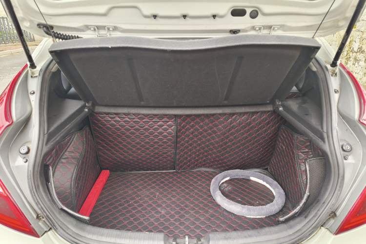 Used Hyundai Verna Ray 2014 1.4L Automatic GLX Interior 5