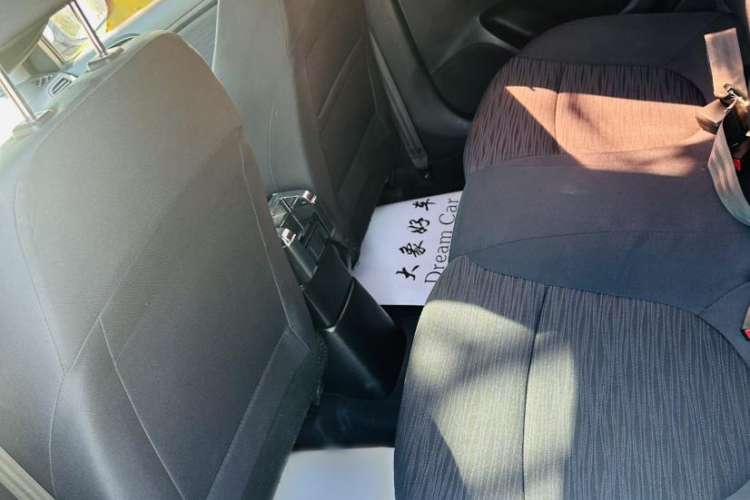 Used Hyundai Verna Ray 2014 1.4L Automatic GLX Interior 5
