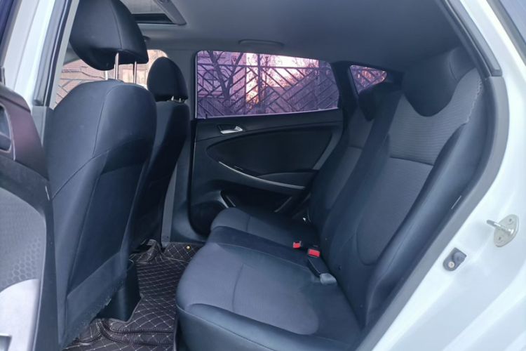Used Hyundai Verna Ray 2014 1.6L Automatic TOP Interior 6