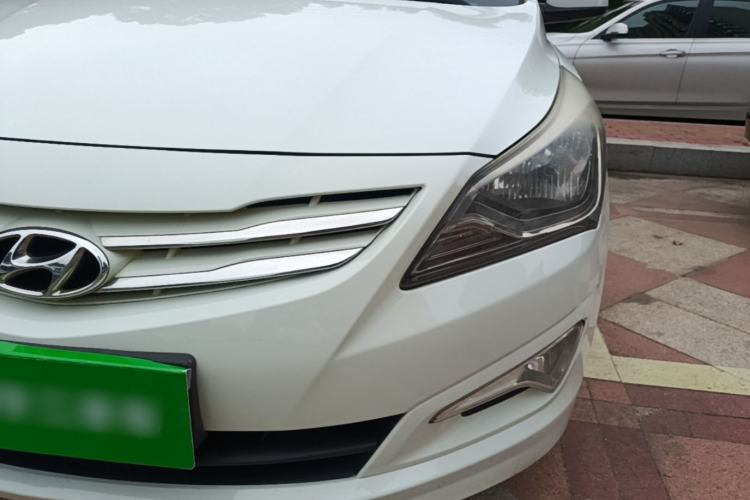 Used Hyundai Verna Ray 2014 1.4L Automatic GLX Left Front Headlight