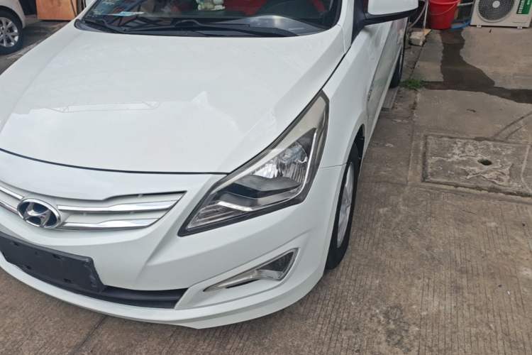Used Hyundai Verna Ray 2014 1.4L Automatic GLX Left Front Headlight
