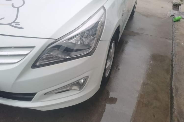 Used Hyundai Verna Ray 2014 1.4L Automatic GLX Left Front Headlight