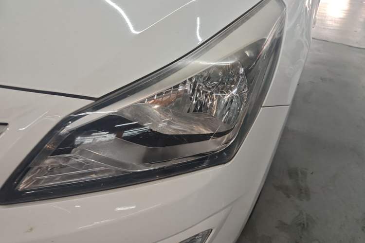 Used Hyundai Verna Ray 2014 1.4L Automatic GLX Left Front Headlight