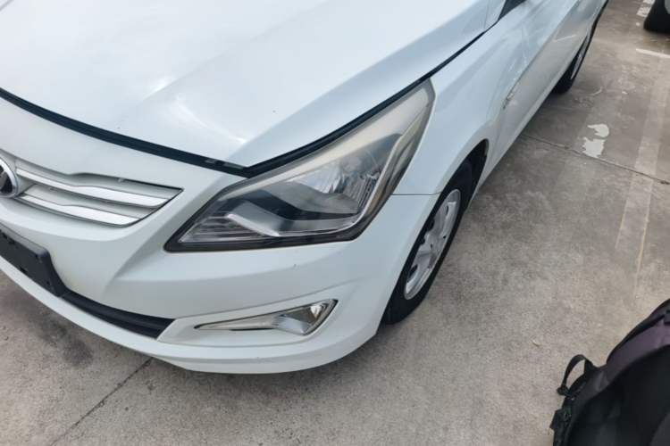 Used Hyundai Verna Ray 2014 1.4L Automatic GLX Left Front Headlight