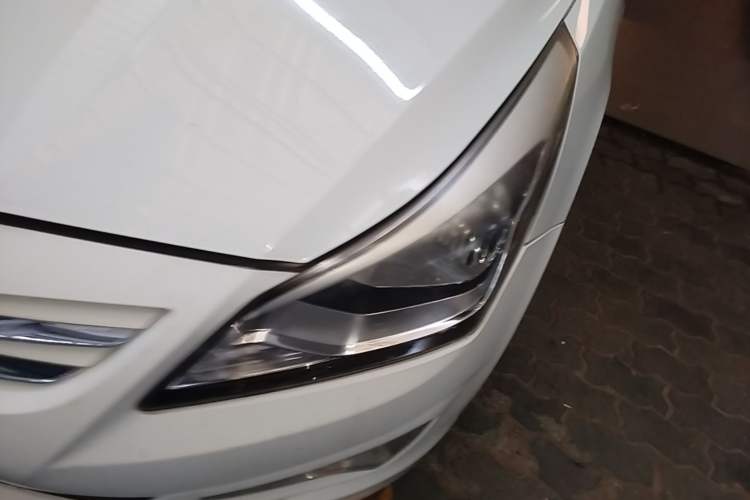 Used Hyundai Verna Ray 2014 1.4L Manual GLX Left Front Headlight