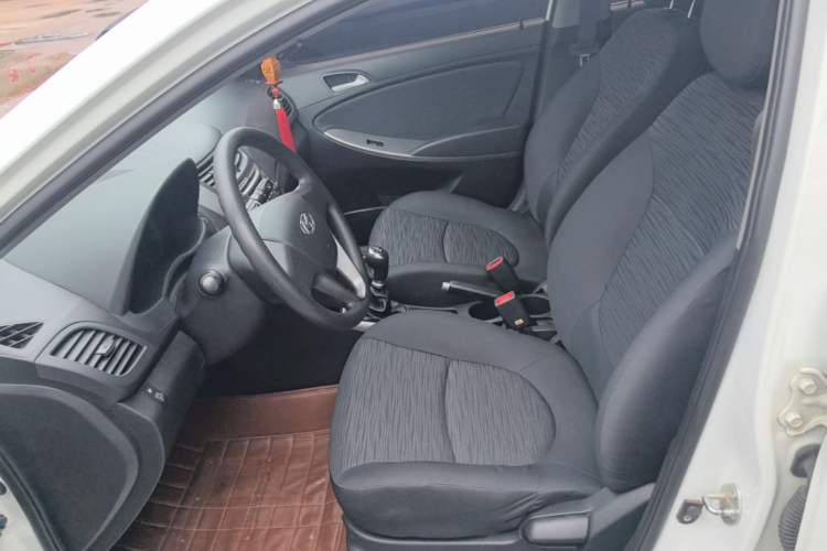 Used Hyundai Verna Ray 2014 1.4L Manual GLX Left Front Seat