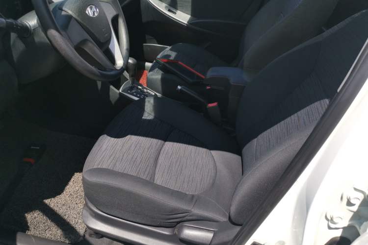 Used Hyundai Verna Ray 2014 1.4L Automatic GLX Left Front Seat